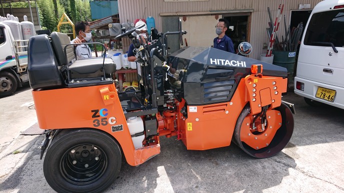 日立ZC35Cコンバインドロ－ラ　新車　納車式