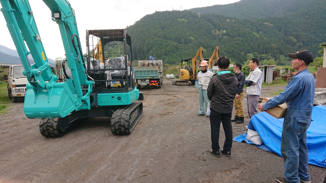 コベルコパワーショベルSK55SRD 新車納車式